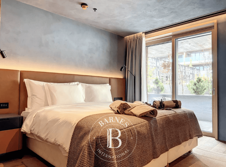 1100 – Appartement 4.5 pièces – 238 m²