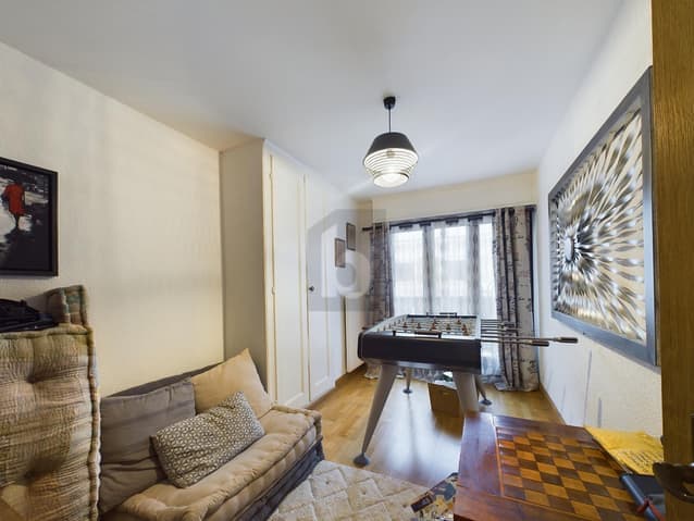 1087- Appartement – 6.5 pièces  – 1100000CHF  – 150 m²