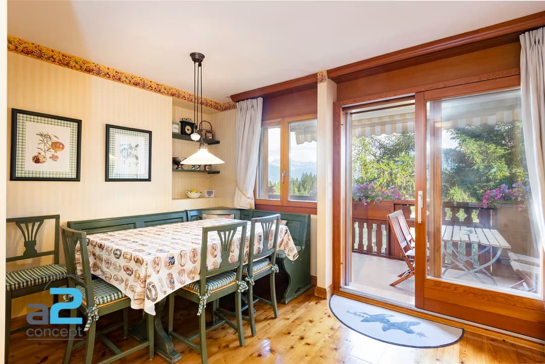 876 – Appartement 5.5 pièces – 3000 CHF – 172 m²
