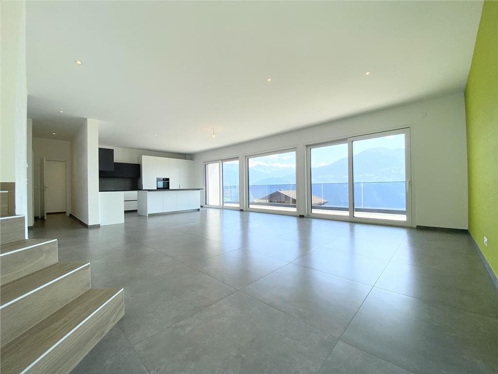 871 – Maison 5.5 pièces – 4500 CHF – 300 m²