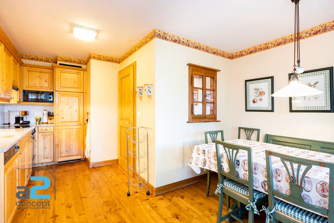 876 – Appartement 5.5 pièces – 3000 CHF – 172 m²