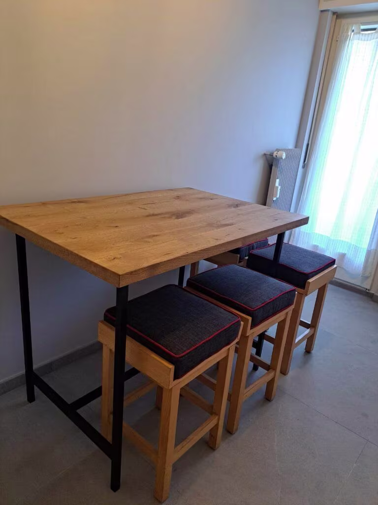831 – Appartement 4 pièces – 1820 CHF