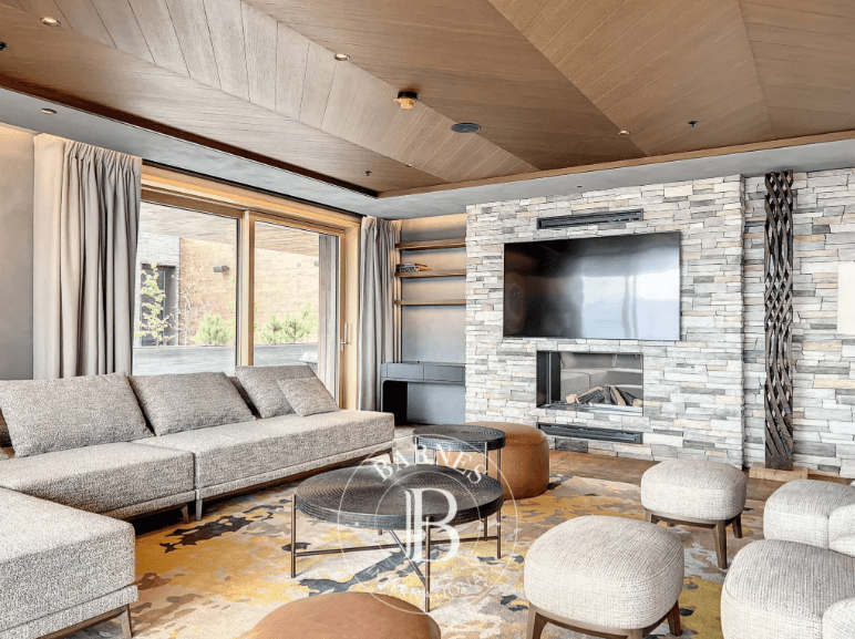 1100 – Appartement 4.5 pièces – 238 m²