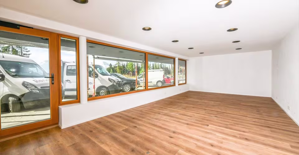 880 – Commerce – 2095 CHF – 50 m²