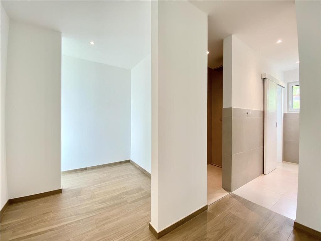 871 – Maison 5.5 pièces – 4500 CHF – 300 m²
