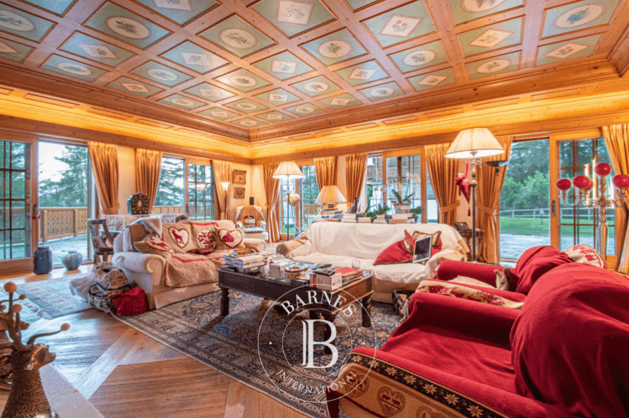 1103 – Maison 15 pièces – 2107 m²