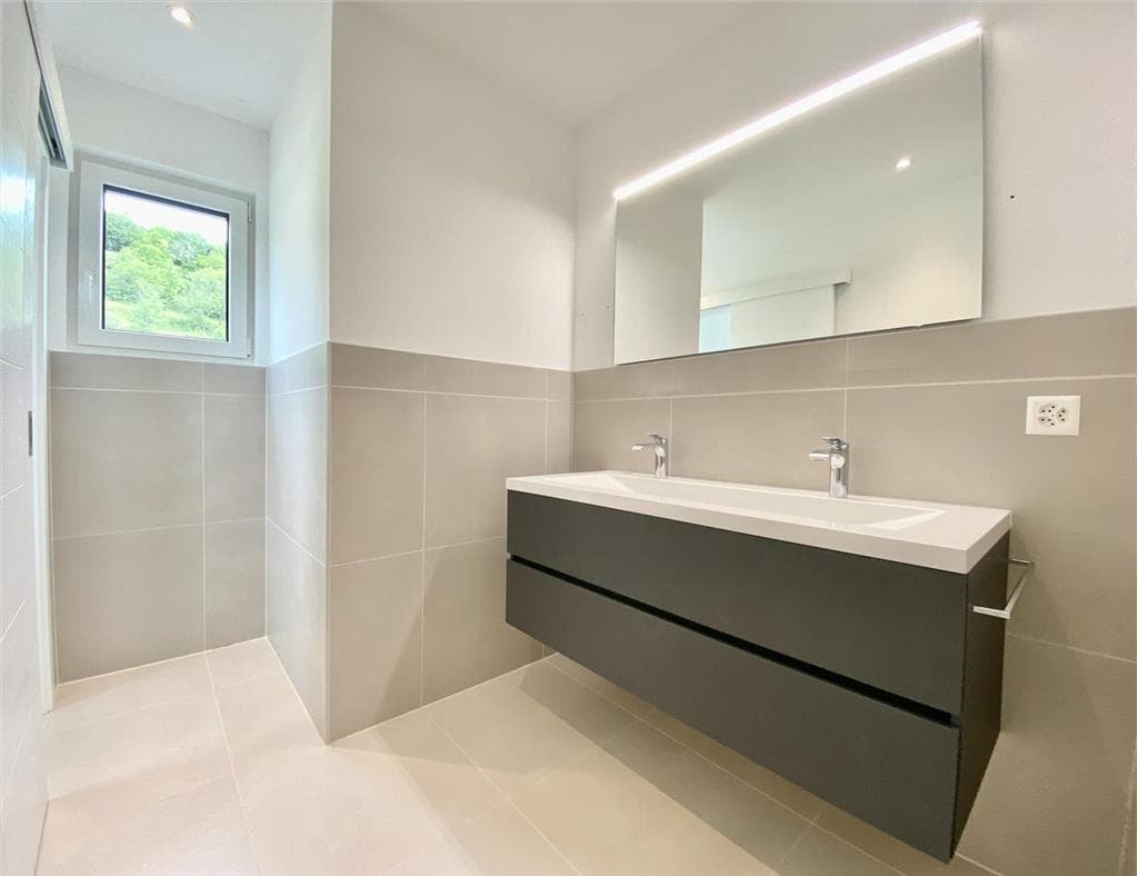 871 – Maison 5.5 pièces – 4500 CHF – 300 m²