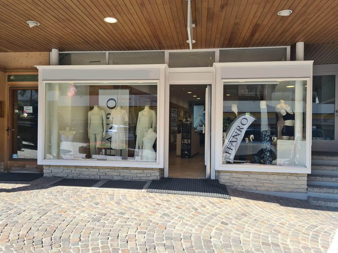 952 – Commerce – 3250CHF – 80m²