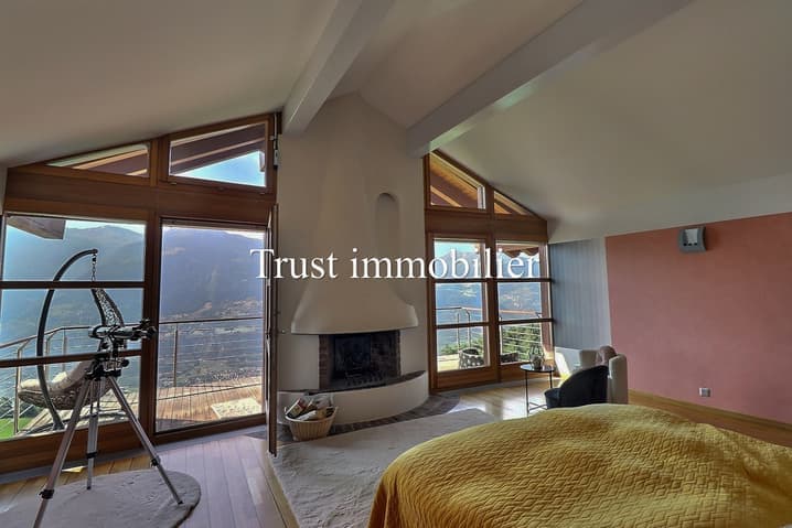 1027 – Maison 5,5 pièces – 10000CHF – 407m²
