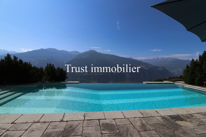 1027 – Maison 5,5 pièces – 10000CHF – 407m²