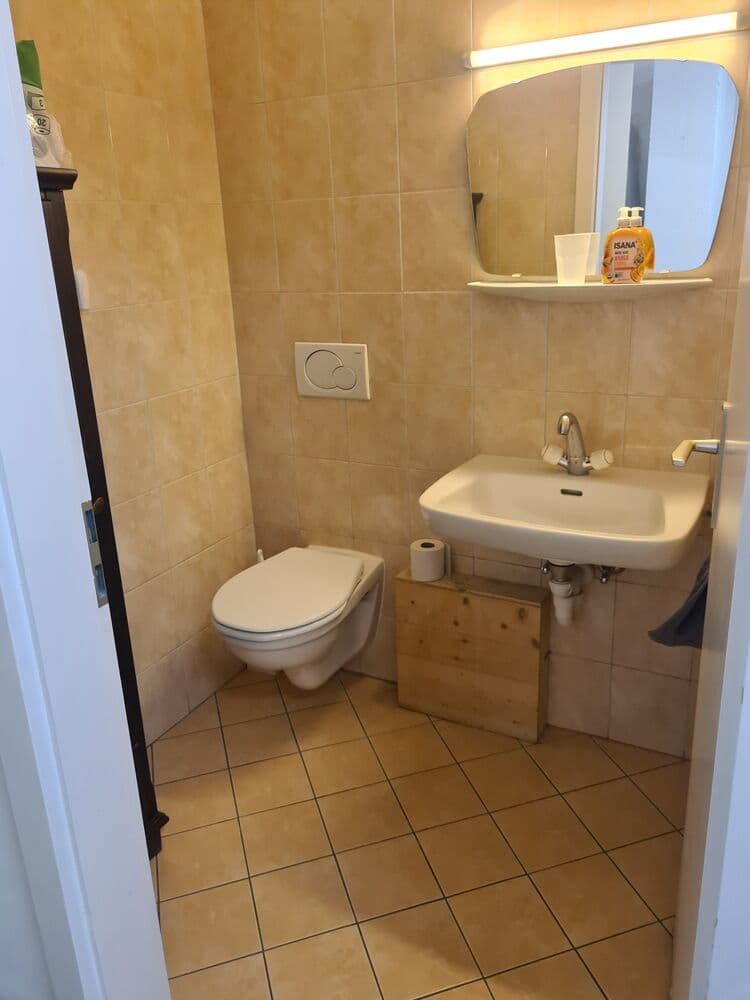 952 – Commerce – 3250CHF – 80m²