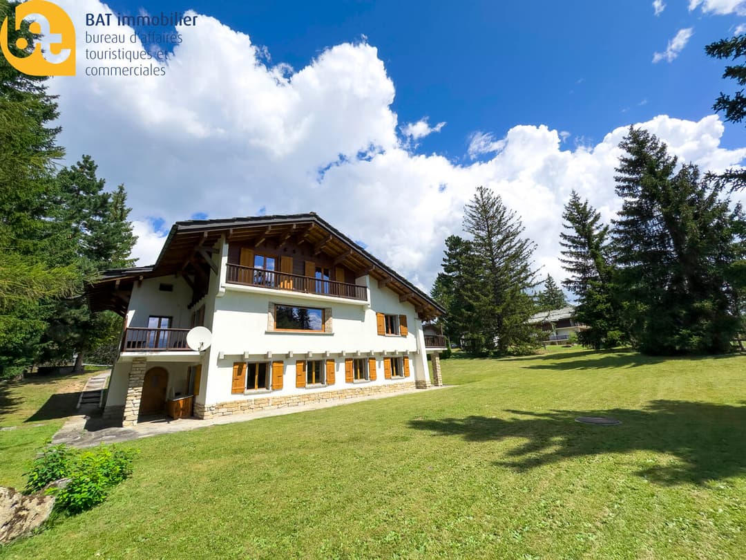 950 – Appartement  5 pièces – 2448CHF