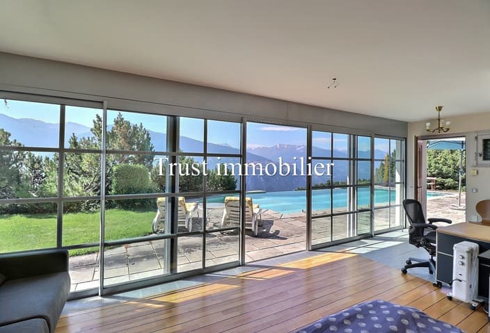 1027 – Maison 5,5 pièces – 10000CHF – 407m²