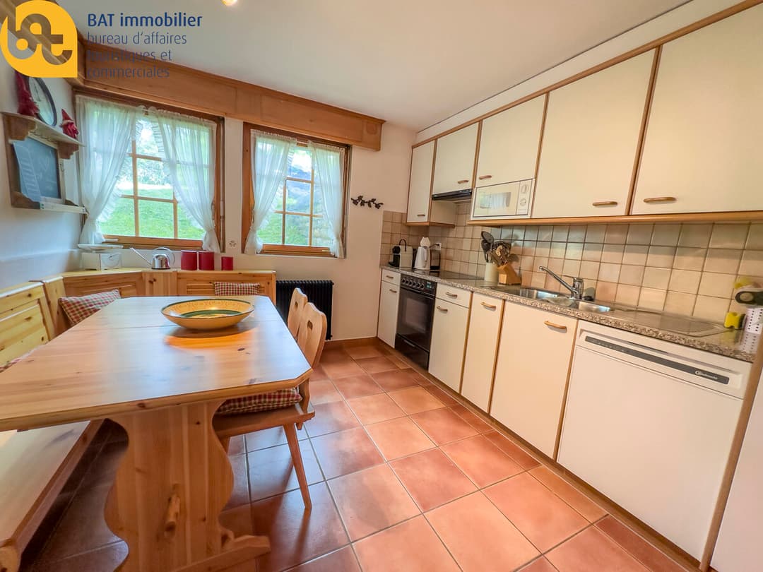 950 – Appartement  5 pièces – 2448CHF