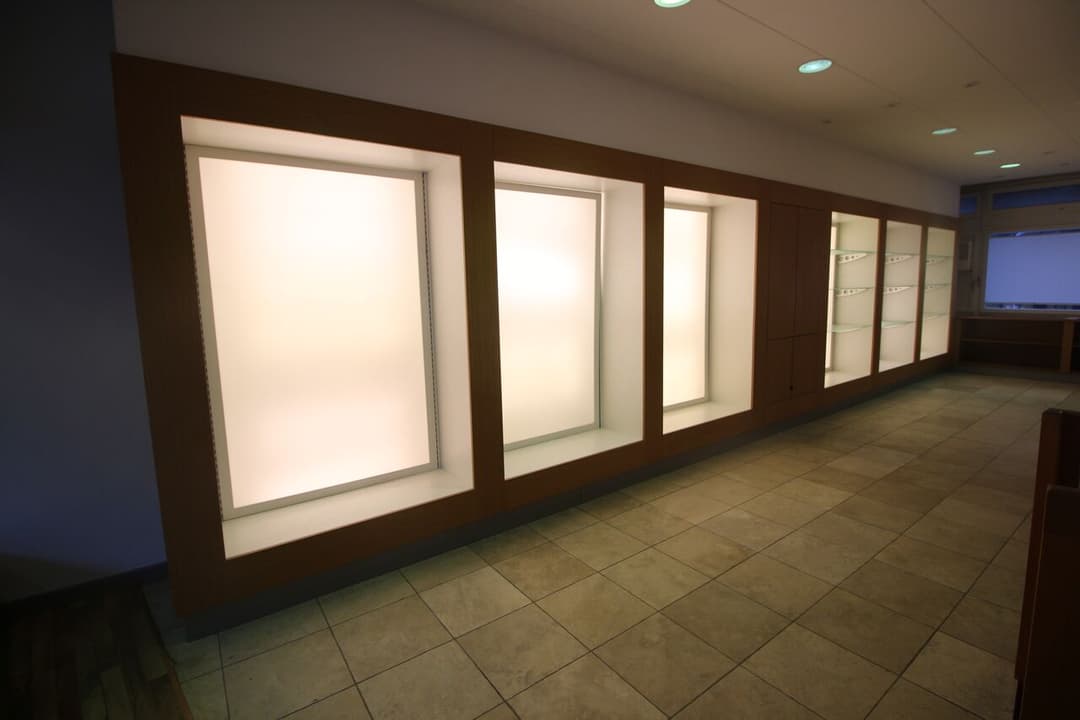 952 – Commerce – 3250CHF – 80m²