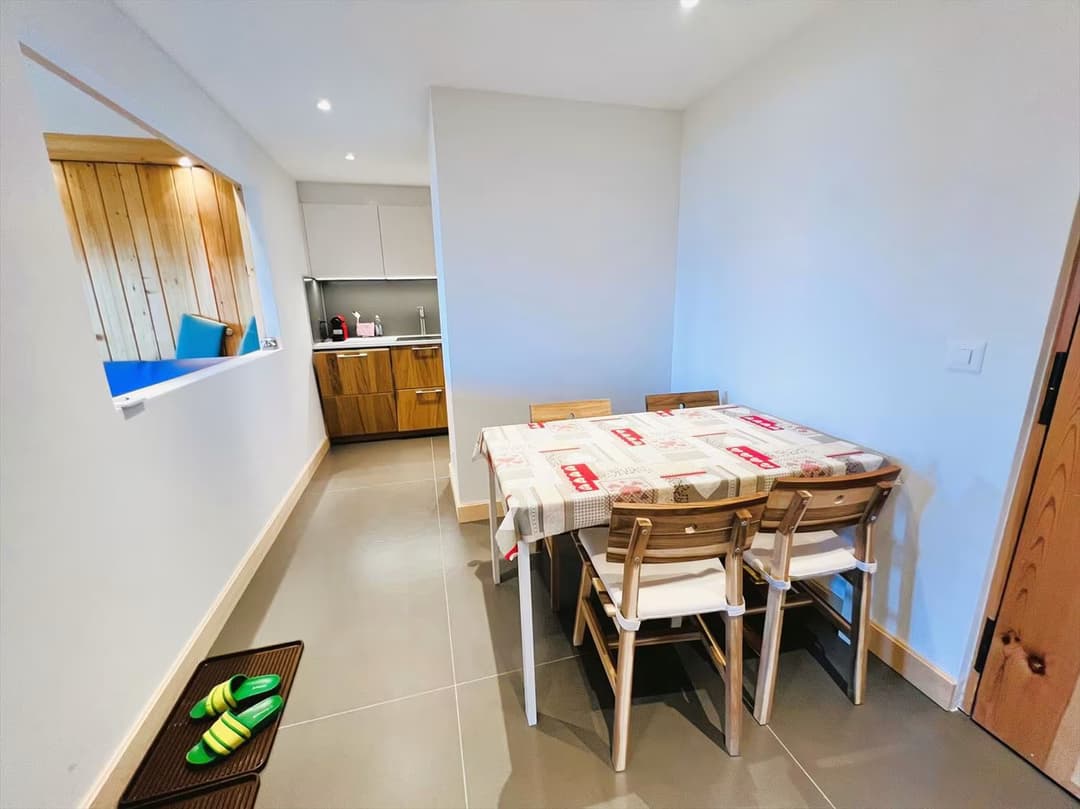 996  – Appartement – 3pièces – 2100CHF – 68 m²