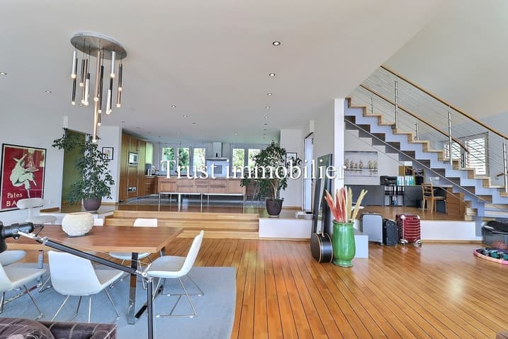 1027 – Maison 5,5 pièces – 10000CHF – 407m²