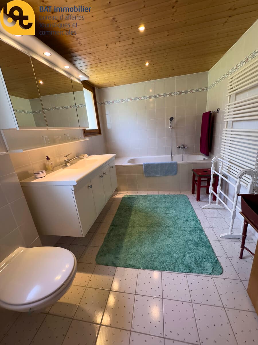 950 – Appartement  5 pièces – 2448CHF