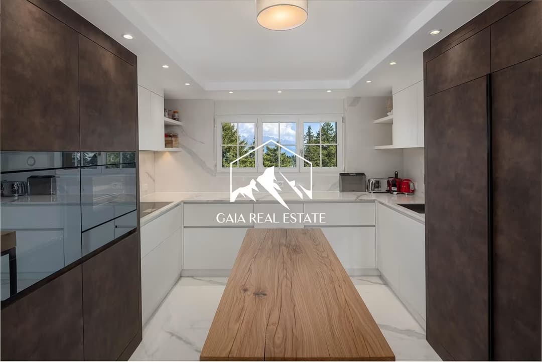1100 – Appartement – 205 m²