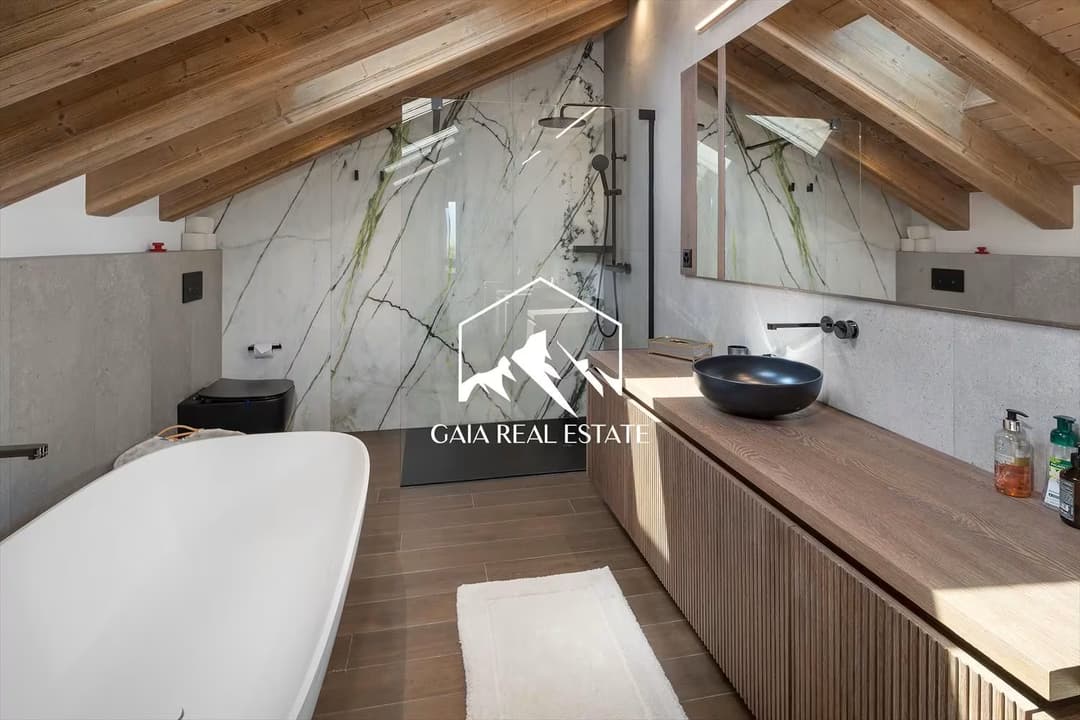 1100 – Appartement – 205 m²