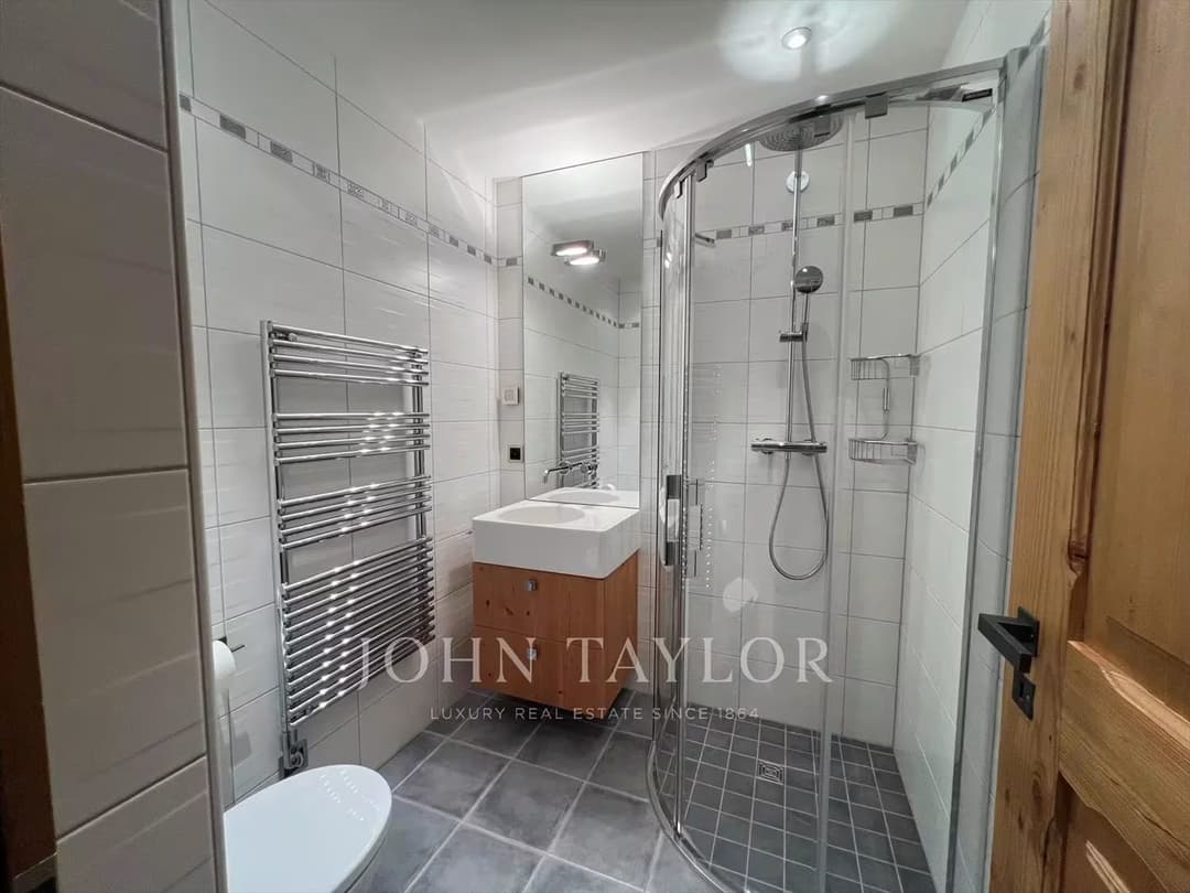 1037 – Appartement – 3pièces – 5700CHF – 142 m²