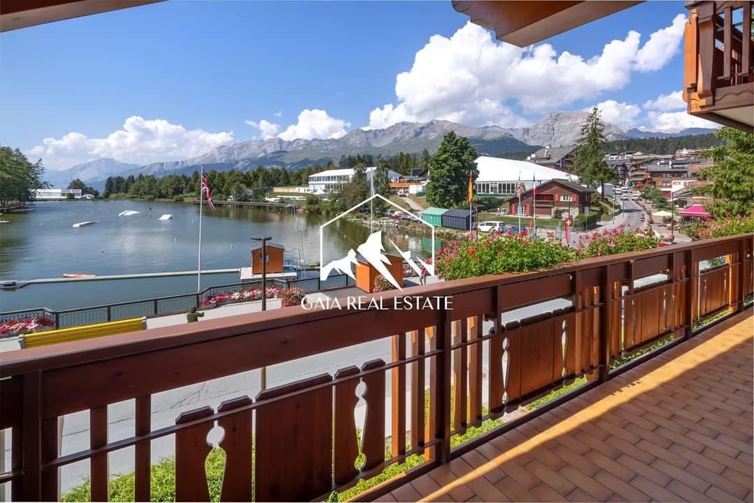 1100 – Appartement – 205 m²