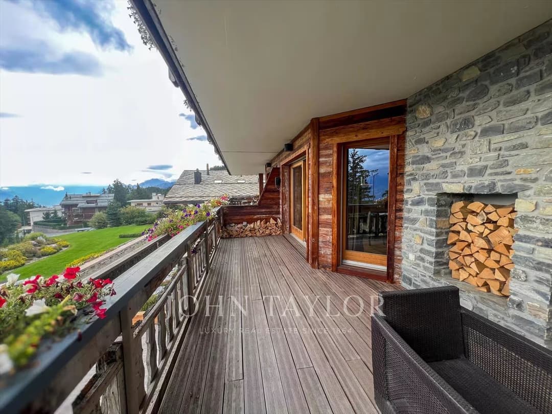 1037 – Appartement – 3pièces – 5700CHF – 142 m²