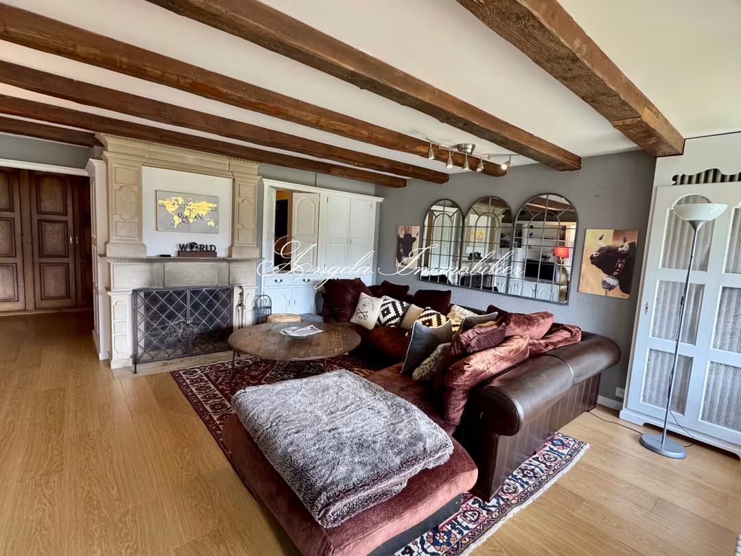 1038 – Appartement – 5pièces – 157 m²