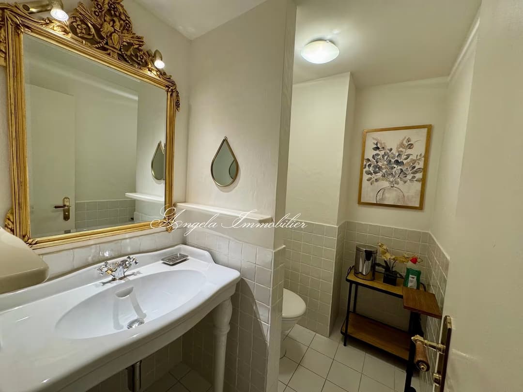 1038 – Appartement – 5pièces – 157 m²