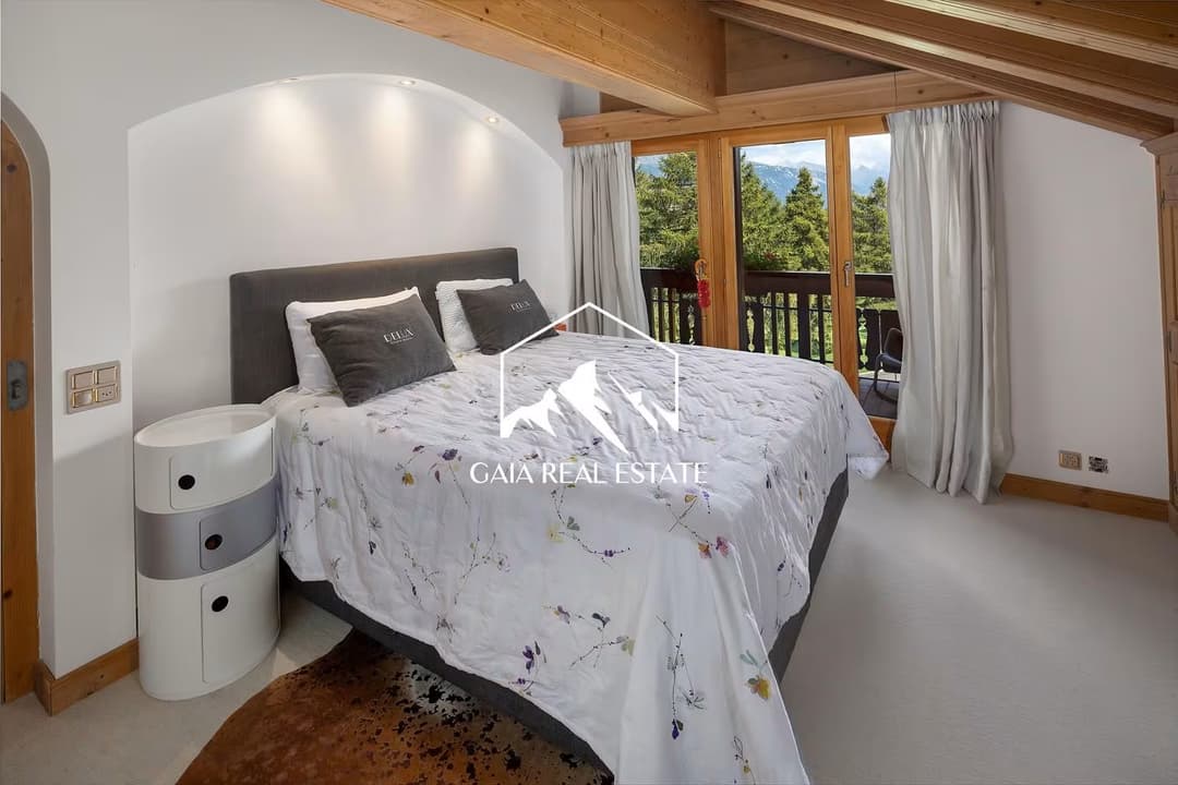 1100 – Appartement – 205 m²