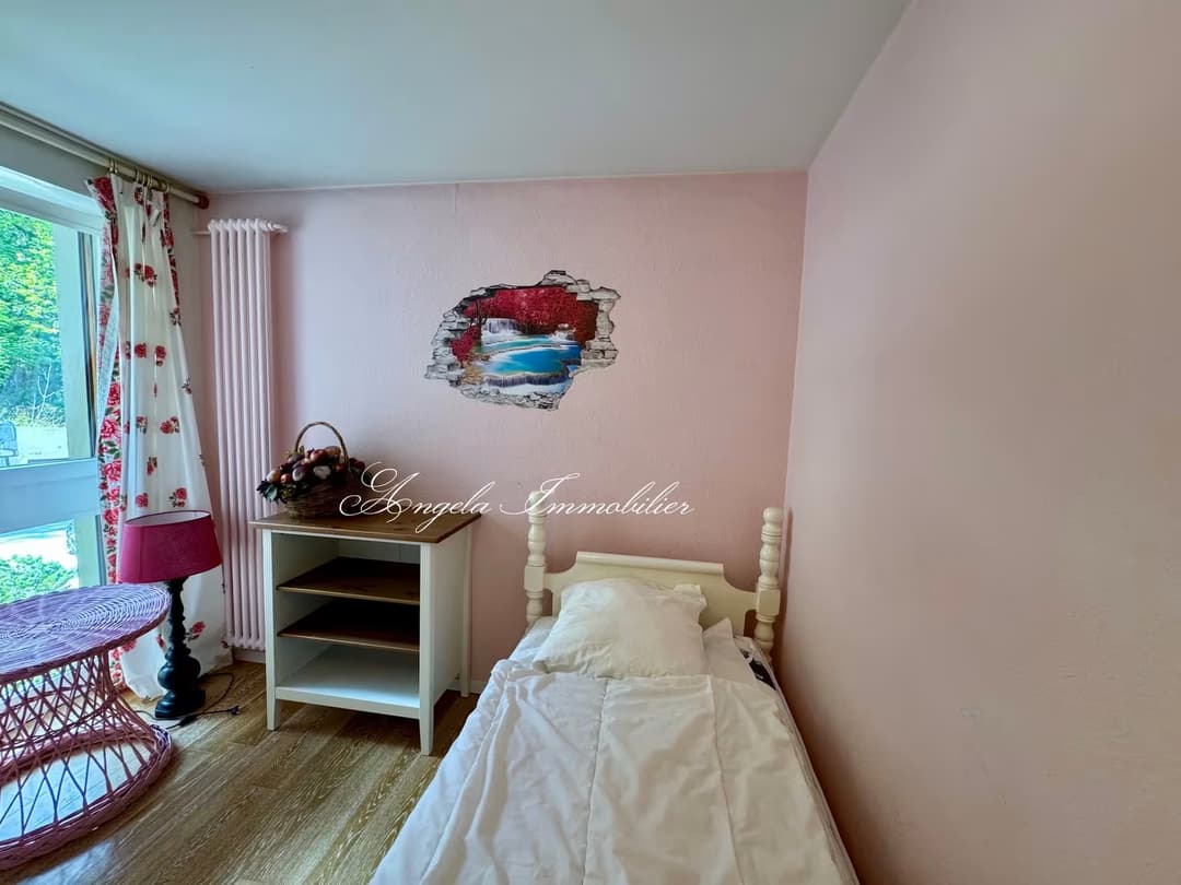 1038 – Appartement – 5pièces – 157 m²