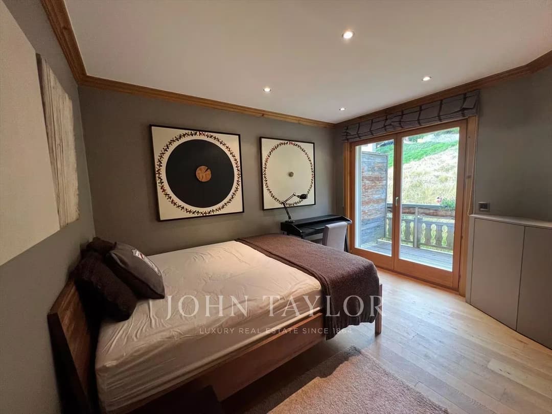 1037 – Appartement – 3pièces – 5700CHF – 142 m²