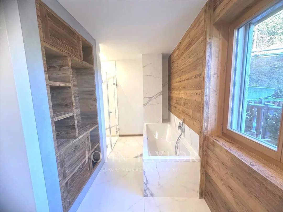 1257 – Appartement – 5.5pièces – 200 m²