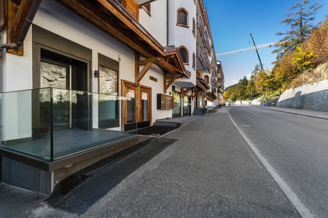 1595 – Commerce – 422000CHF – 67 m²