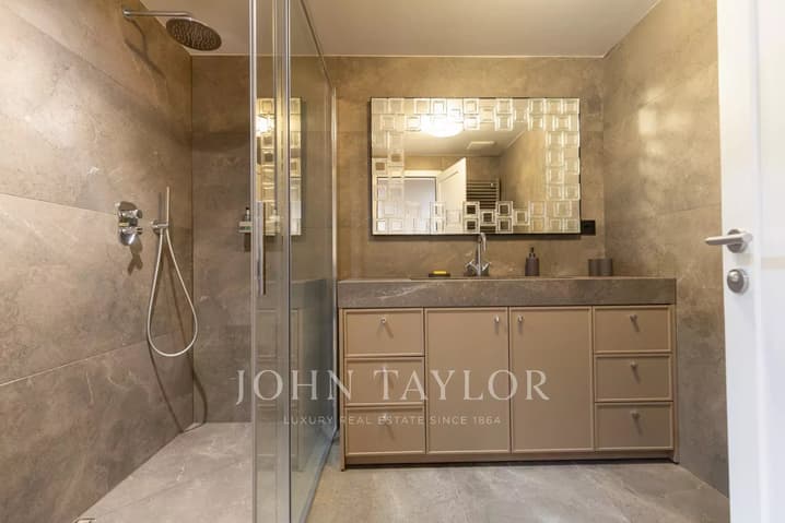 1304 – Appartement 5,5 pièces – 165m²