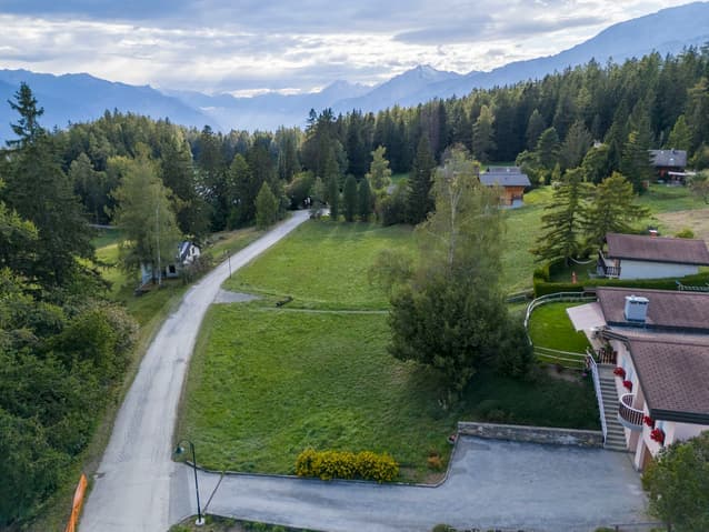 1641 – Terrain – 990000CHF – 878 m²