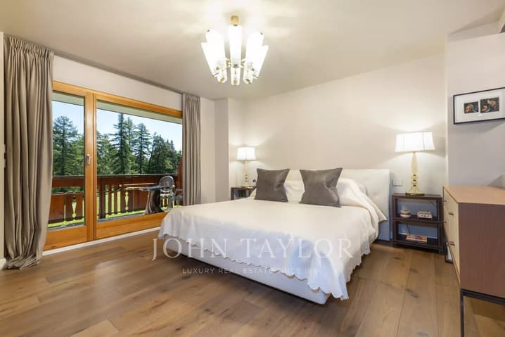 1304 – Appartement 5,5 pièces – 165m²