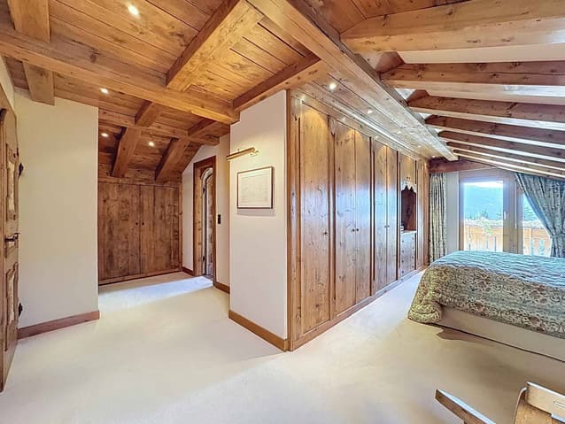 1655 – Appartement 6.5 pièces – 4960000CHF –  241.60 m²