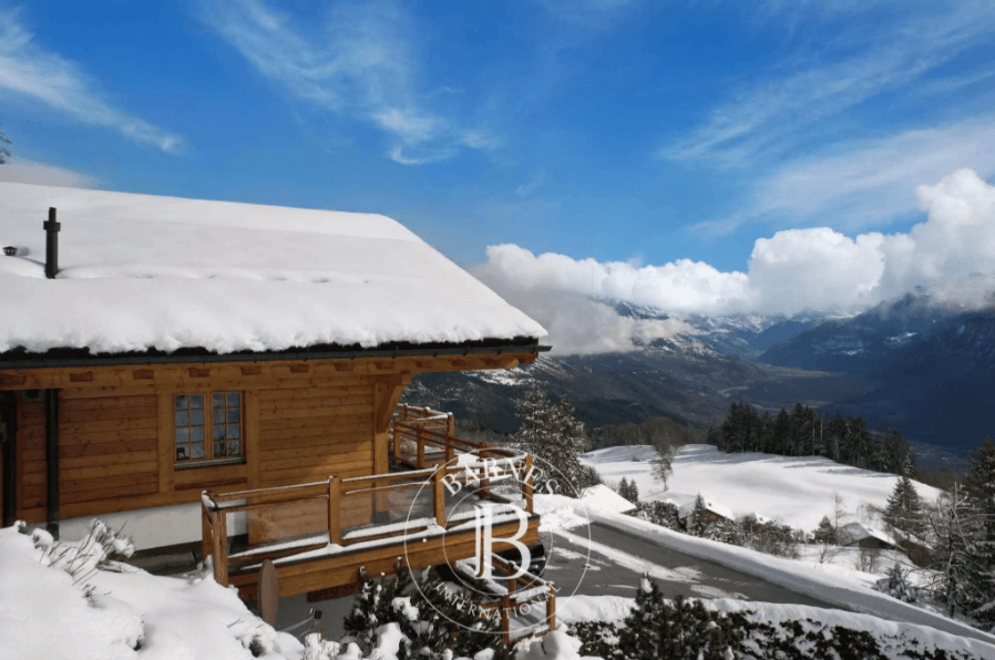 1766 – Maison 7.5 pièces -4680000 CHF – 320 m²