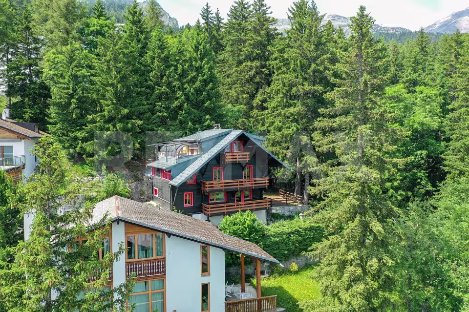 1761 – Maison 12 pièces –  1500000 CHF –