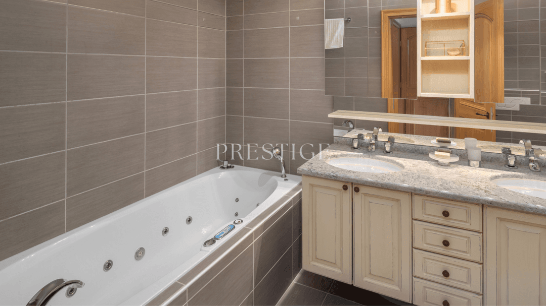 1717 – Appartement 5,5 pièces – 187m²