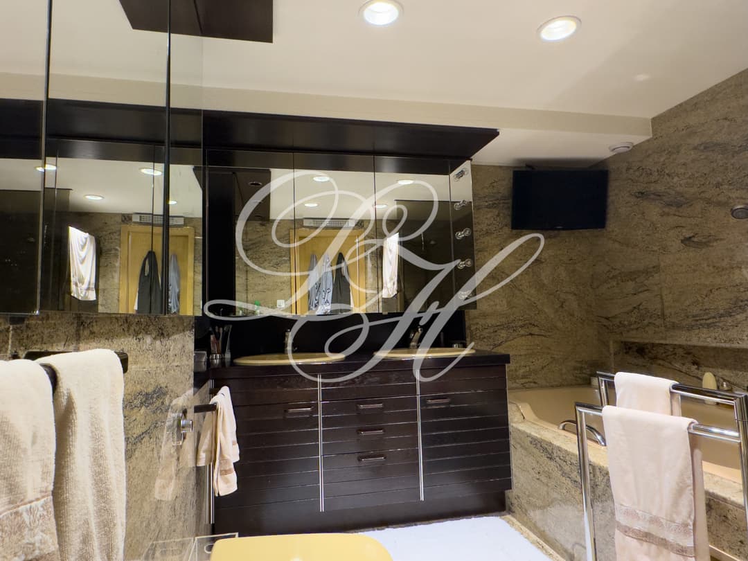 1711 – Appartement – 5.5pièces – 220m²