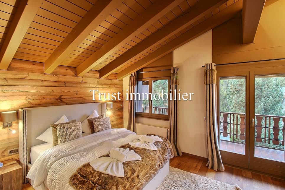 1392 – Appartement – 4.5pièces -15000 CHF  – 150m²