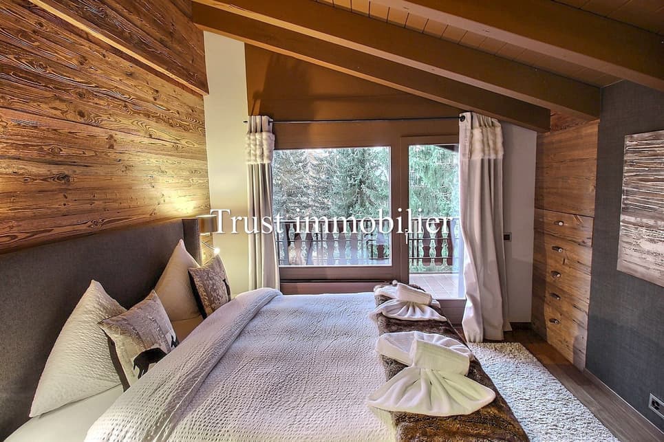 1392 – Appartement – 4.5pièces -15000 CHF  – 150m²