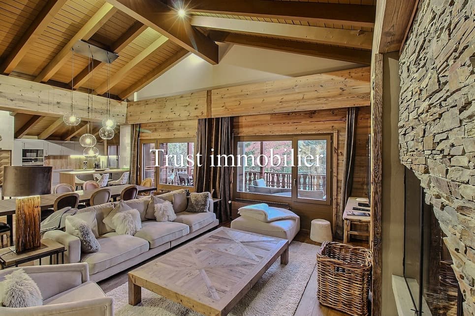 1392 – Appartement – 4.5pièces -15000 CHF  – 150m²