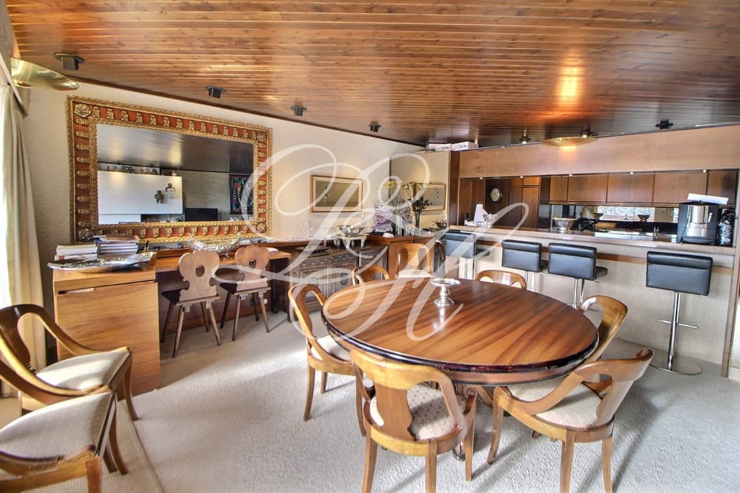 1711 – Appartement – 5.5pièces – 220m²