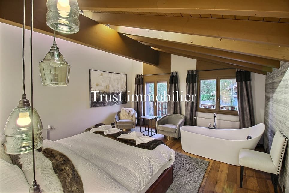 1392 – Appartement – 4.5pièces -15000 CHF  – 150m²