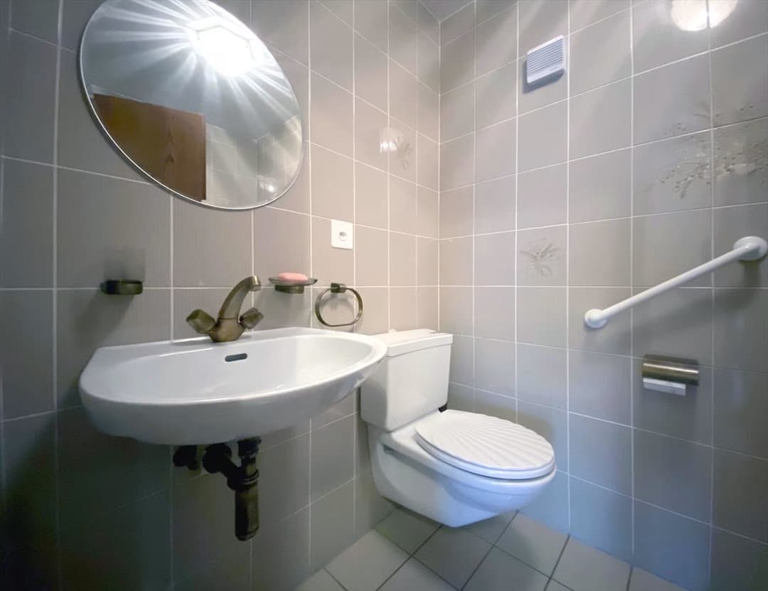 1487 – Maison –  2610CHF  – 200m²