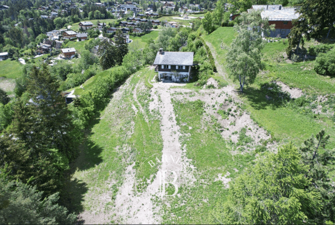 1823 – Terrain – 2485000 CHF – 226m2