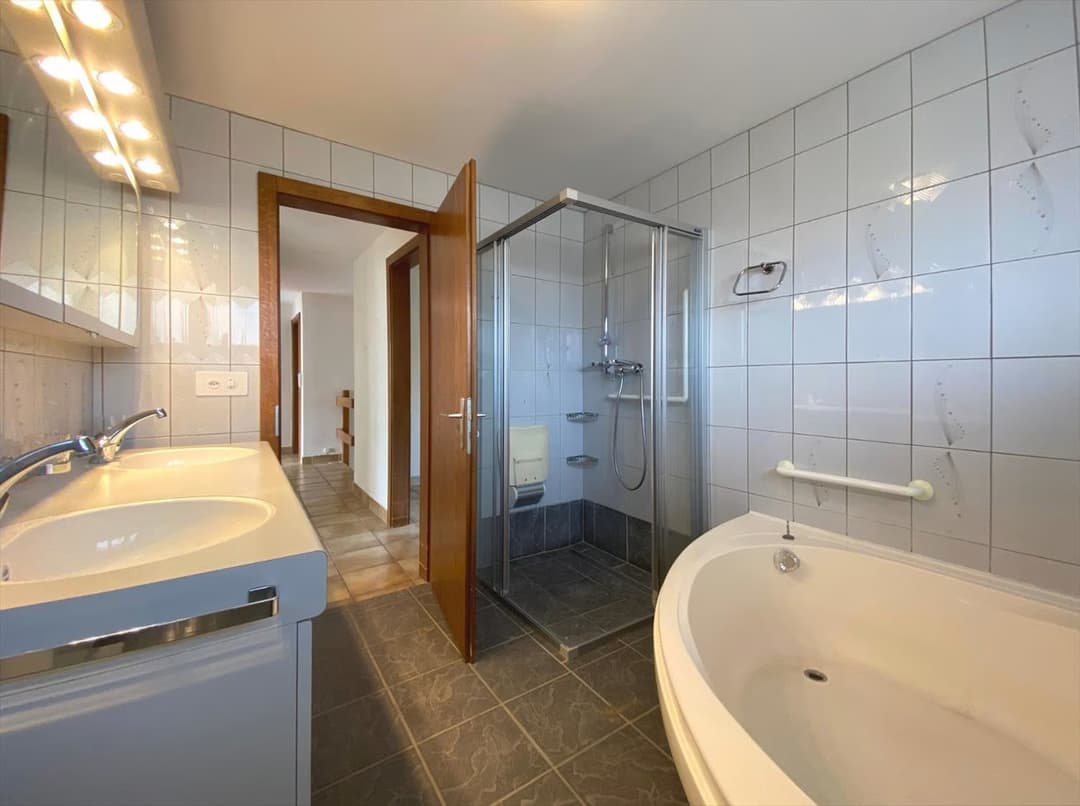 1487 – Maison –  2610CHF  – 200m²